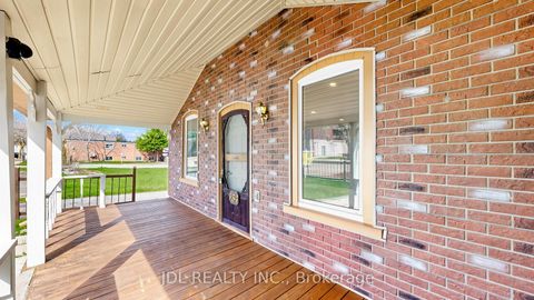 Photo 6 at 956 Lake Drive E, Sutton & Jackson's Point, Georgina