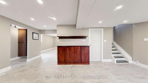 Photo 10 at 956 Lake Drive E, Sutton & Jackson's Point, Georgina