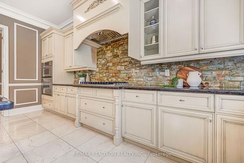 Photo 18 at 249 Holmes Avenue, Willowdale East, Toronto