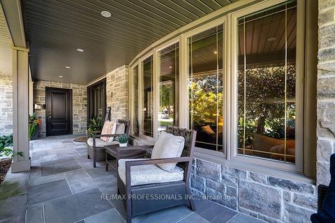 Photo 3 at 7 Treeline Court, Markland Wood, Toronto