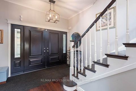 Photo 5 at 7 Treeline Court, Markland Wood, Toronto