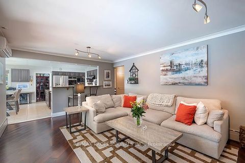 Photo 8 at 7 Treeline Court, Markland Wood, Toronto