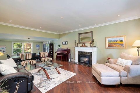 Photo 15 at 7 Treeline Court, Markland Wood, Toronto