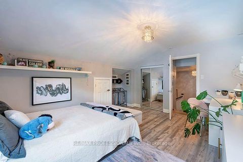 Photo 25 at 7 Treeline Court, Markland Wood, Toronto