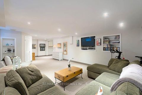 Photo 30 at 7 Treeline Court, Markland Wood, Toronto