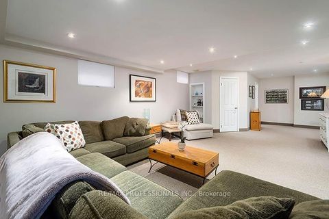 Photo 32 at 7 Treeline Court, Markland Wood, Toronto