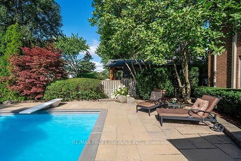 Photo 41 at 7 Treeline Court, Markland Wood, Toronto