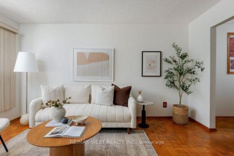 Photo 4 at 214 Markham Street, Bellwoods, Toronto