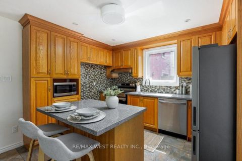 Photo 13 at 214 Markham Street, Bellwoods, Toronto