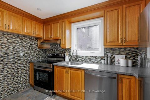 Photo 14 at 214 Markham Street, Bellwoods, Toronto
