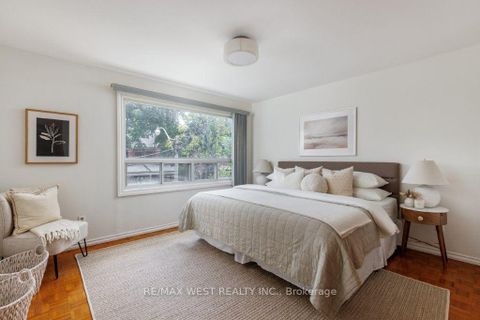 Photo 21 at 214 Markham Street, Bellwoods, Toronto