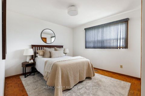 Photo 26 at 214 Markham Street, Bellwoods, Toronto