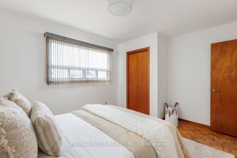 Photo 27 at 214 Markham Street, Bellwoods, Toronto