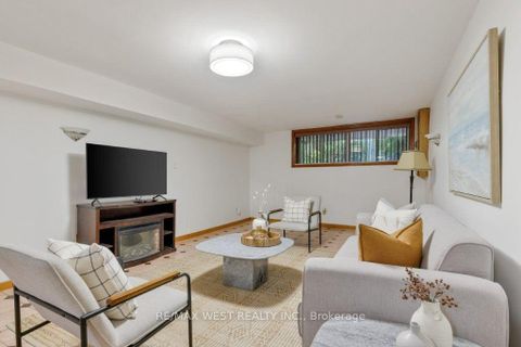 Photo 28 at 214 Markham Street, Bellwoods, Toronto