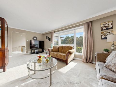 Photo 5 at 941 Willowdale Avenue, Newtonbrook East, Toronto