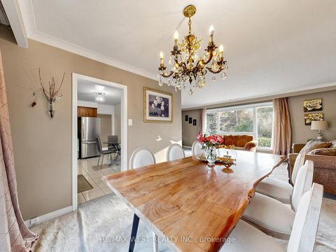 Photo 10 at 941 Willowdale Avenue, Newtonbrook East, Toronto