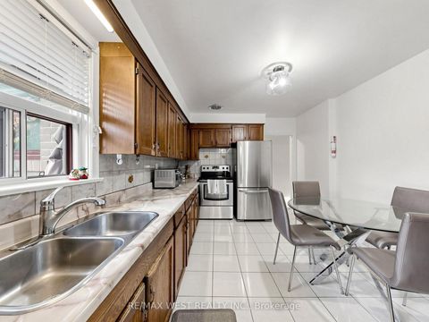 Photo 12 at 941 Willowdale Avenue, Newtonbrook East, Toronto