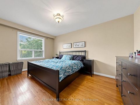 Photo 14 at 941 Willowdale Avenue, Newtonbrook East, Toronto