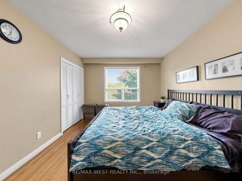 Photo 15 at 941 Willowdale Avenue, Newtonbrook East, Toronto