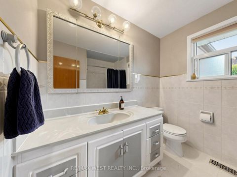 Photo 18 at 941 Willowdale Avenue, Newtonbrook East, Toronto