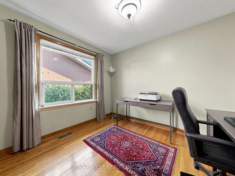 Photo 21 at 941 Willowdale Avenue, Newtonbrook East, Toronto