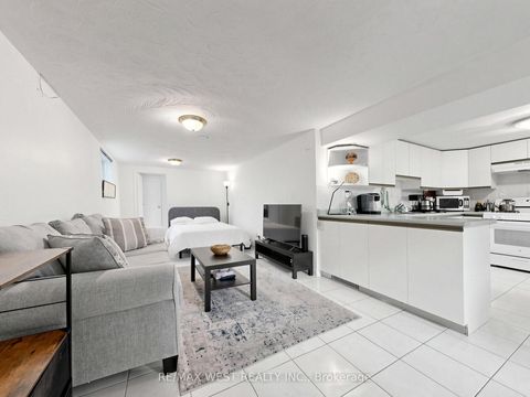 Photo 25 at 941 Willowdale Avenue, Newtonbrook East, Toronto