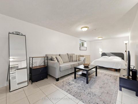 Photo 26 at 941 Willowdale Avenue, Newtonbrook East, Toronto