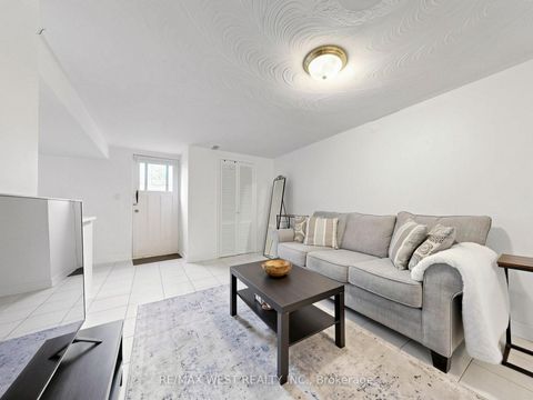 Photo 27 at 941 Willowdale Avenue, Newtonbrook East, Toronto