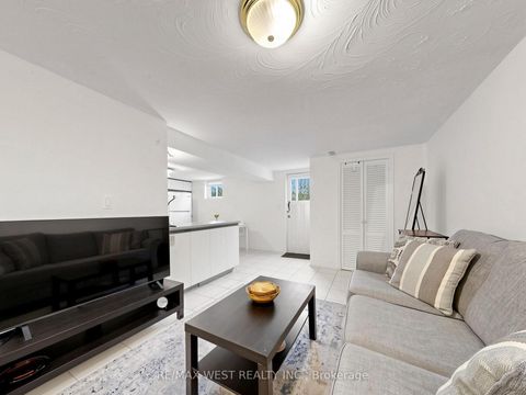 Photo 28 at 941 Willowdale Avenue, Newtonbrook East, Toronto