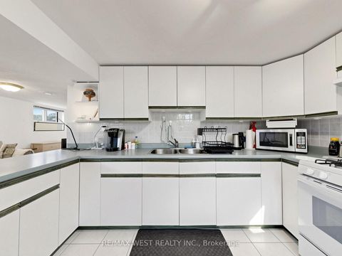 Photo 32 at 941 Willowdale Avenue, Newtonbrook East, Toronto