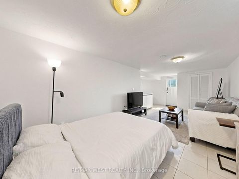Photo 33 at 941 Willowdale Avenue, Newtonbrook East, Toronto