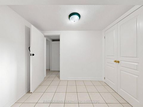 Photo 37 at 941 Willowdale Avenue, Newtonbrook East, Toronto