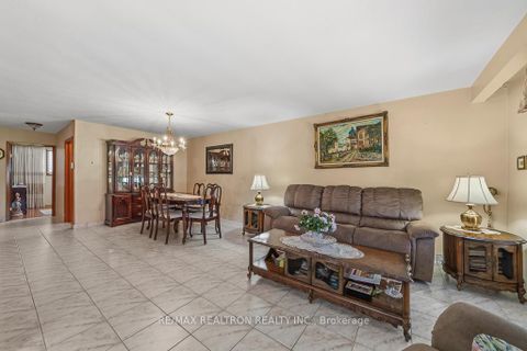 Photo 8 at 163 Elgin Mills Road W, Mill Pond, Richmond Hill