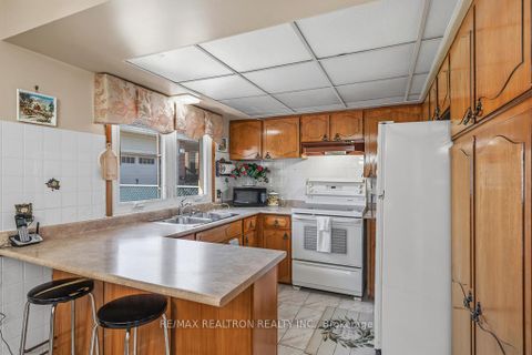 Photo 9 at 163 Elgin Mills Road W, Mill Pond, Richmond Hill