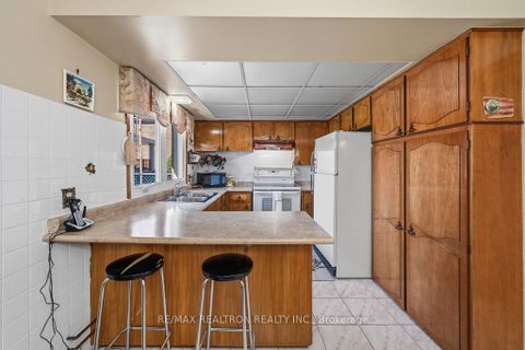 Photo 10 at 163 Elgin Mills Road W, Mill Pond, Richmond Hill