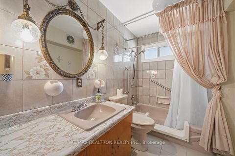 Photo 14 at 163 Elgin Mills Road W, Mill Pond, Richmond Hill