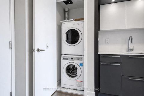 Photo 2 at 2711 - 15 Grenville Street, Bay Street Corridor, Toronto