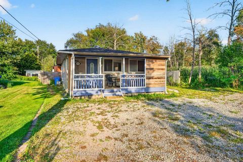 Photo 3 at 815 Lagoon Drive, Historic Lakeshore Communities, Georgina