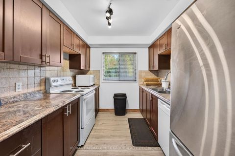 Photo 10 at 815 Lagoon Drive, Historic Lakeshore Communities, Georgina