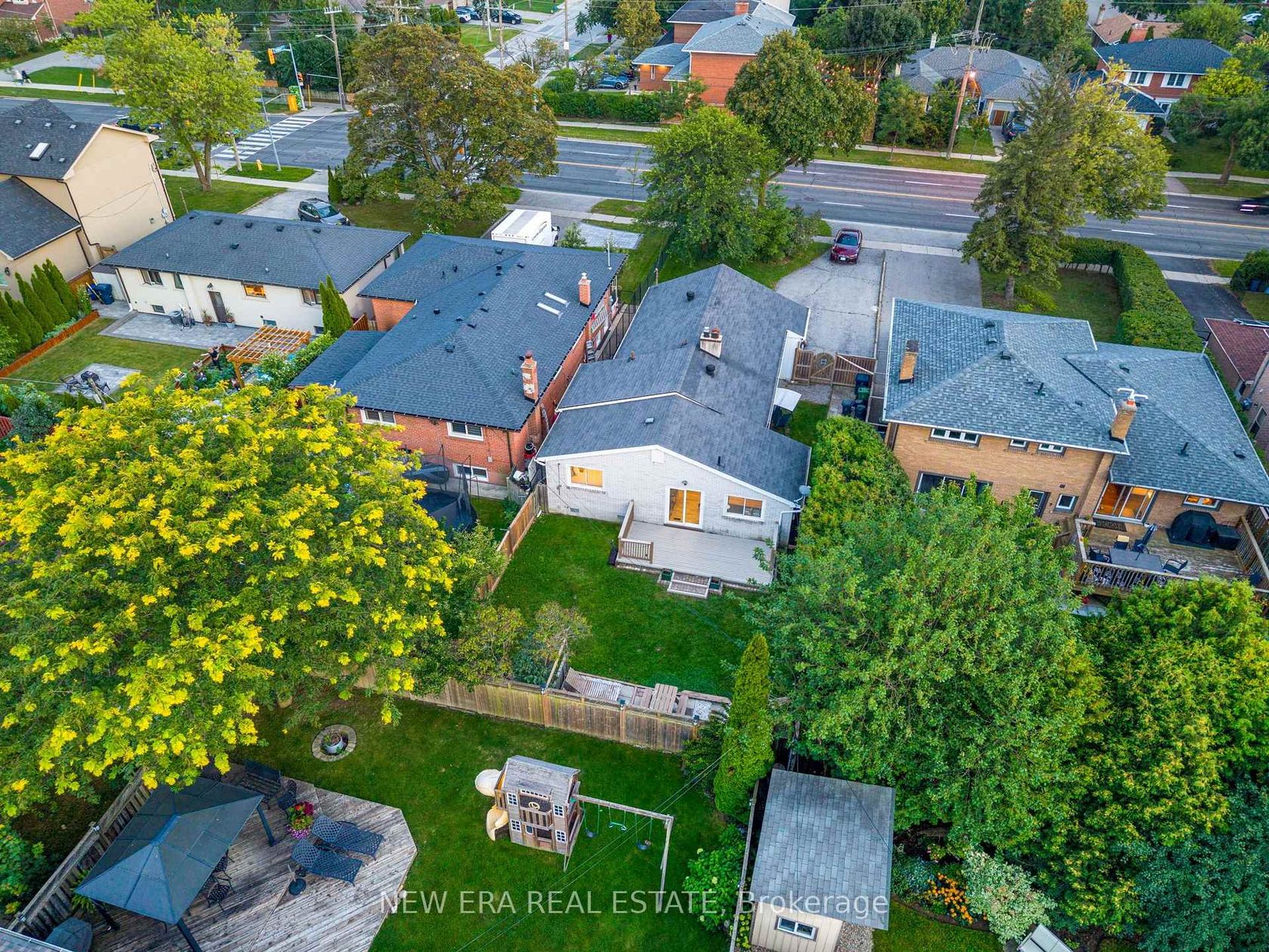 4246 Bloor Street W, Markland Wood, Toronto 