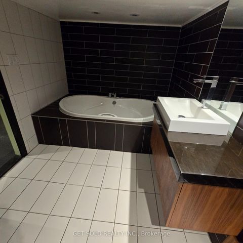 Photo 16 at 348 Dupont Street, Annex, Toronto