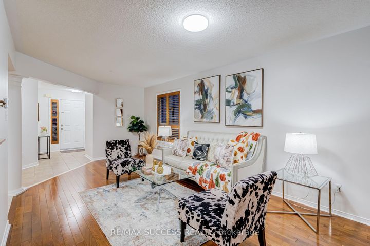 Photo 5 at 54 Ferncroft Place, Fletcher's Meadow, Brampton