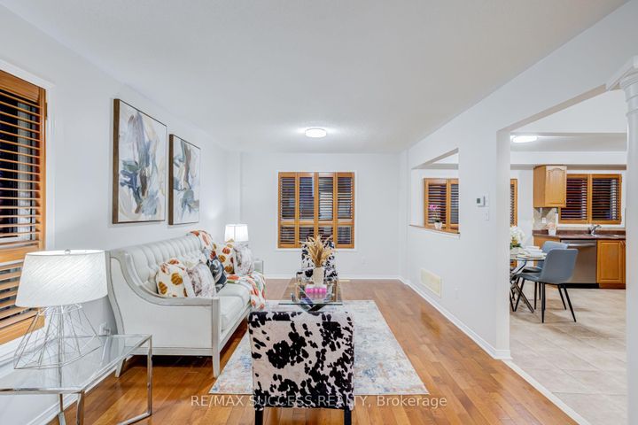 Photo 7 at 54 Ferncroft Place, Fletcher's Meadow, Brampton