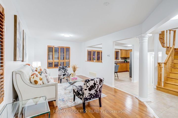Photo 9 at 54 Ferncroft Place, Fletcher's Meadow, Brampton