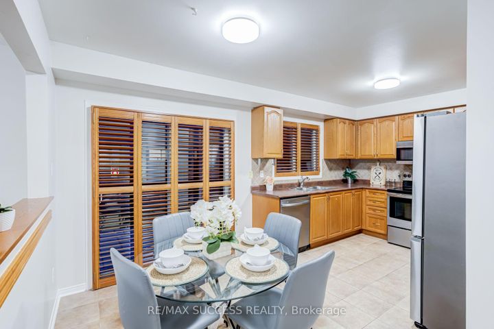 Photo 11 at 54 Ferncroft Place, Fletcher's Meadow, Brampton