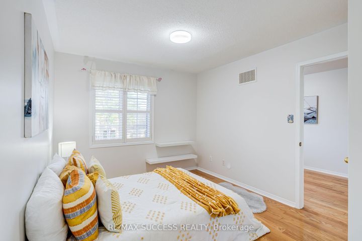 Photo 35 at 54 Ferncroft Place, Fletcher's Meadow, Brampton