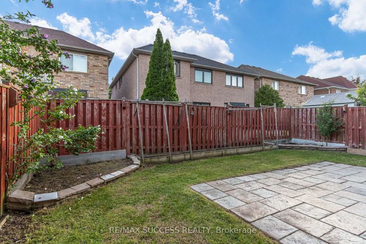 Photo 43 at 54 Ferncroft Place, Fletcher's Meadow, Brampton