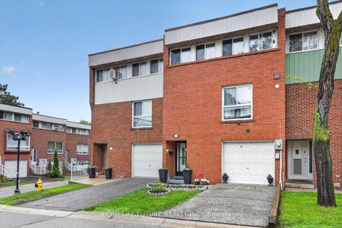 Photo 1 at 70 - 38 John Cabot Way, Jane Heights, Toronto