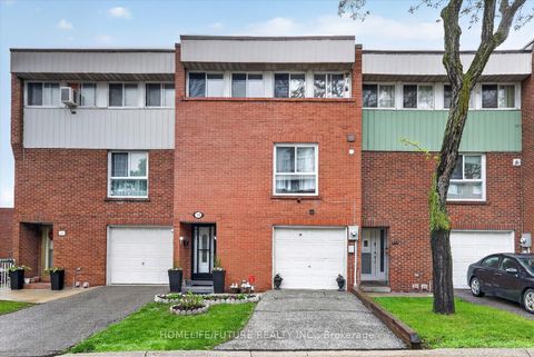 Photo 2 at 70 - 38 John Cabot Way, Jane Heights, Toronto