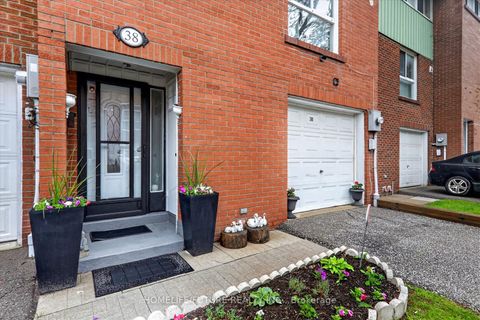 Photo 3 at 70 - 38 John Cabot Way, Jane Heights, Toronto